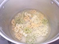 健康又营养的儿童食谱大全 简单易学宝宝爱吃的可口饭菜 虾滑海底捞意面#百味来意面#的做法步骤10