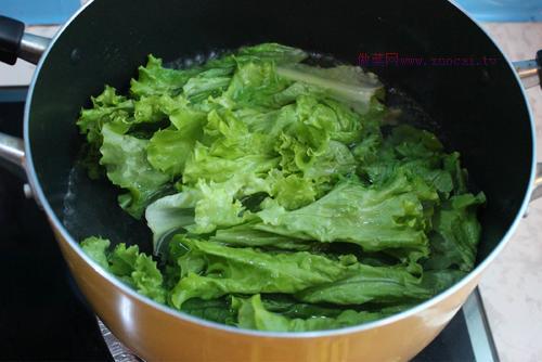 口感鲜美不油腻的坚果生菜的做法