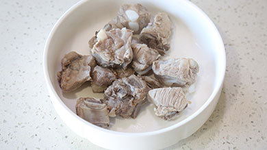 不同食材的焯水方法 烹饪必学的焯水程序 不同食材的焯水方法 烹饪必学的焯水程序