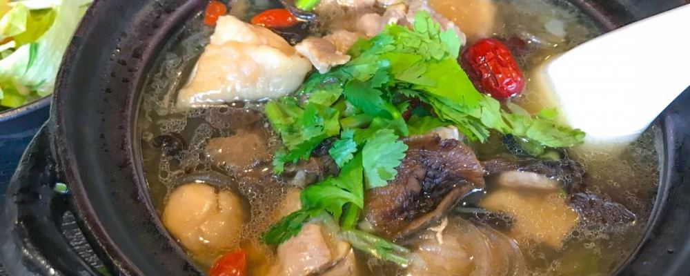 鸡肉蘑菇汤的做法