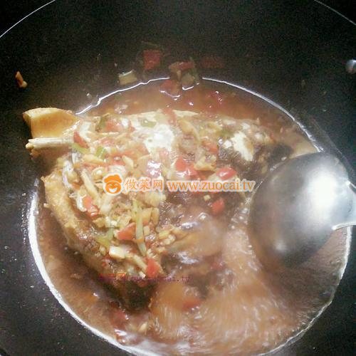 红烧胖鱼头的做法(红烧胖头鱼块)