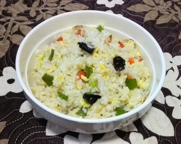 五彩什锦炒饭的家常做法(五彩炒饭的原料和做法)