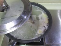 鲫鱼萝卜汤的家常做法(鲫鱼萝卜汤做法大全家常)