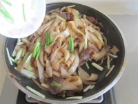 干炒牛河的家常做法(干炒牛河的家常简单做法大全)