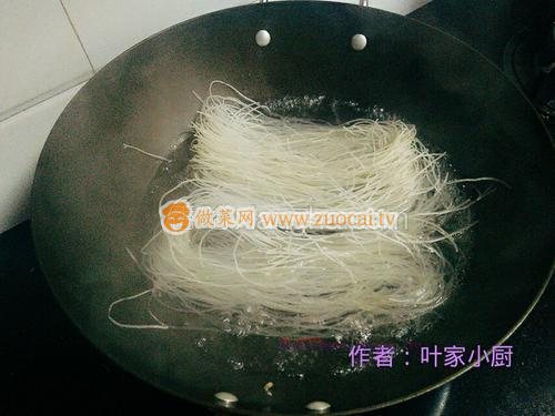 汆汤米粉的做法