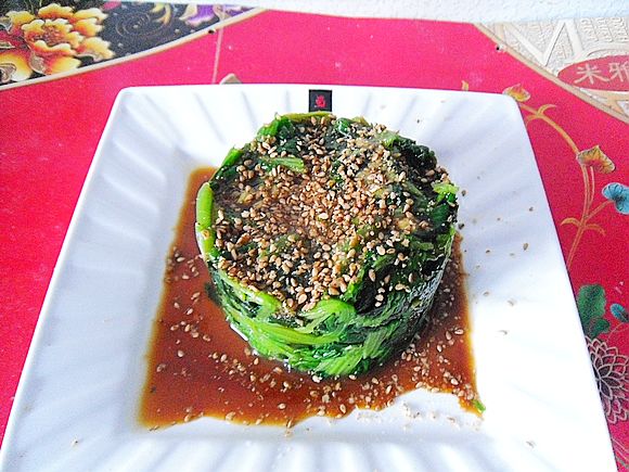芝麻菠菜的家常做法(芝麻波菜怎么做好吃)