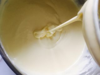 原味芝士条,混合好的状态 很顺滑的 没有颗粒