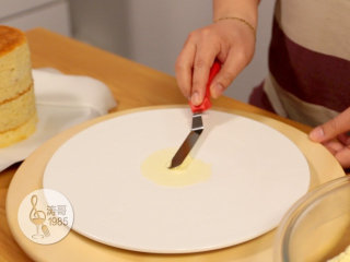 基础滴落蛋糕，可以做出无限种高大上的造型(滴落蛋糕和淋面的区别)
