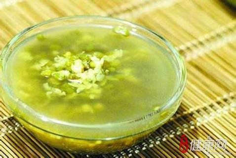 小孩发烧吃什么食物呢_小孩发烧吃什么水果比较好