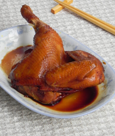 全鸡一只蒸——豉油鸡的做法[有图]