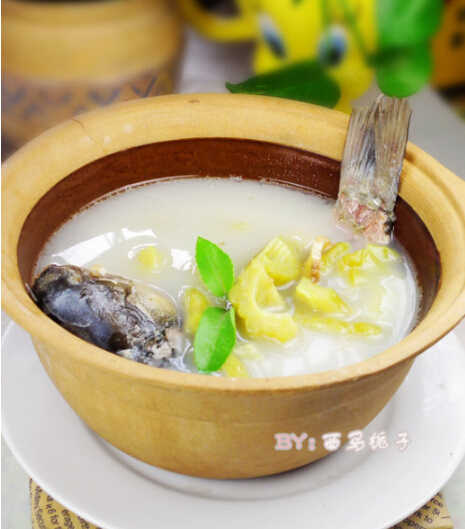 苦瓜炖鲫鱼