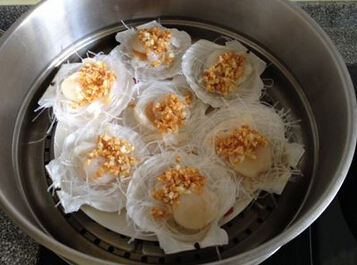 蒜蓉粉丝蒸元贝的做法(图文)的做法步骤15