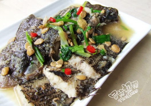 豆酱水煮龙舌鱼