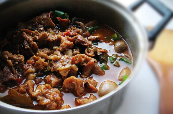 土豆炖牛肉筋的图解做法