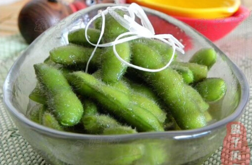 啤酒冰镇毛豆的做法(毛豆啤酒鸭的做法大全家常)