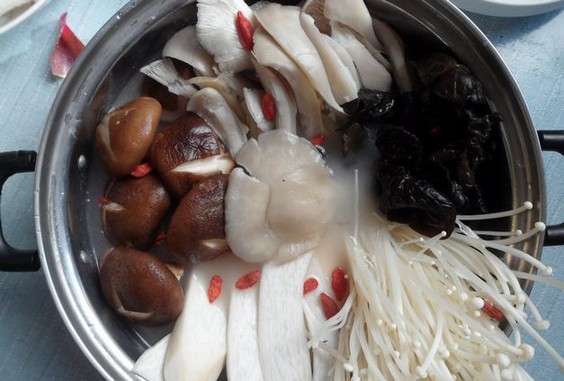 冬日里的香菇火锅的做法步骤9