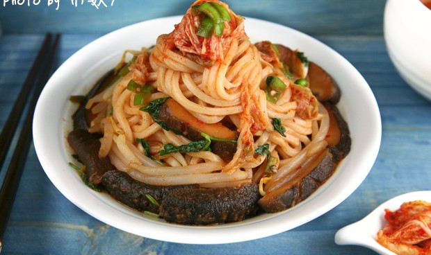 泡菜杂凉面