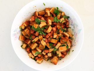 开胃小菜 老醋花生,调匀即可