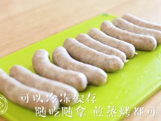 自制无添加脆皮肠,再也不用给宝宝买香肠了!,随吃就可以随时放冰箱存储了可以蒸可以烤可以煎