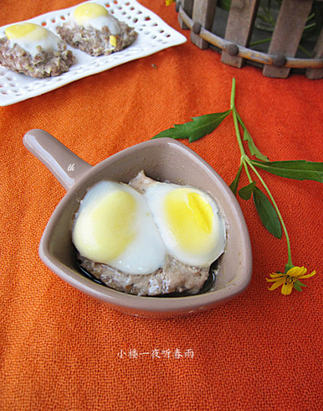 鹌鹑蛋蒸肉饼