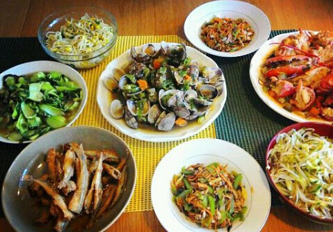 晚餐不宜狂饮暴食