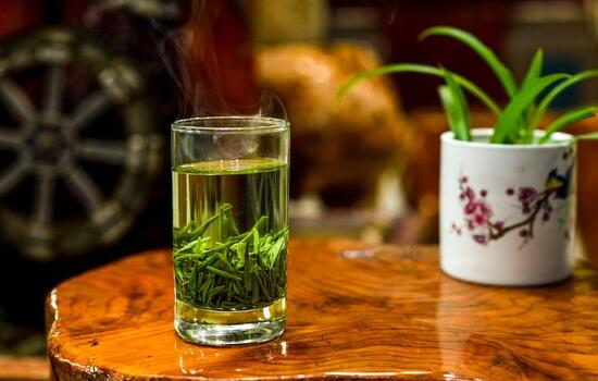 夏季喝绿茶，解暑护皮肤