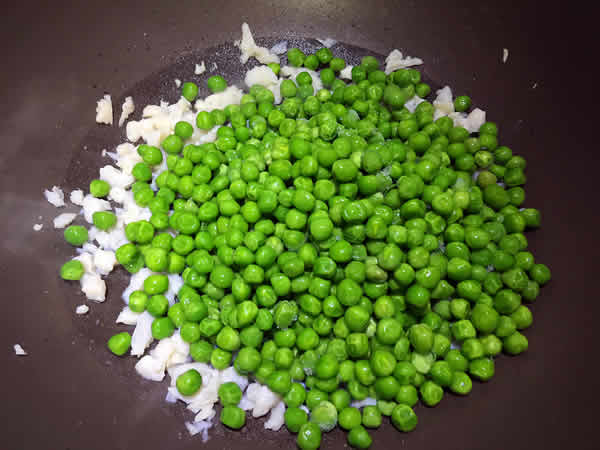 吃了让人暖和的鸡蓉豌豆和青菜豆腐丸子汤怎么做