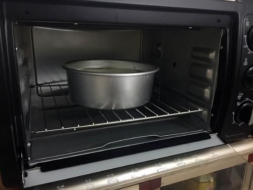 高雅美味糕点抹茶戚风蛋糕的做法介绍