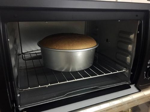 高雅美味糕点抹茶戚风蛋糕的做法介绍