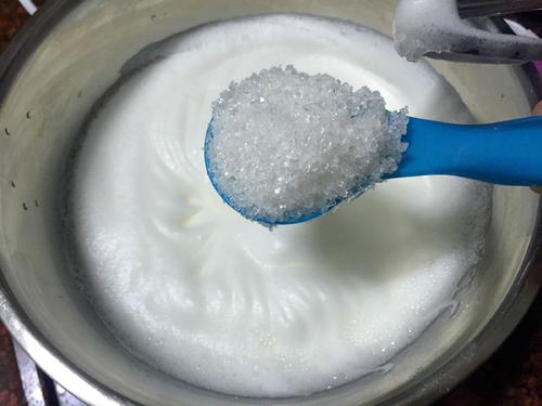高雅美味糕点抹茶戚风蛋糕的做法介绍