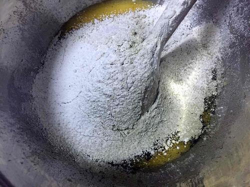高雅美味糕点抹茶戚风蛋糕的做法介绍