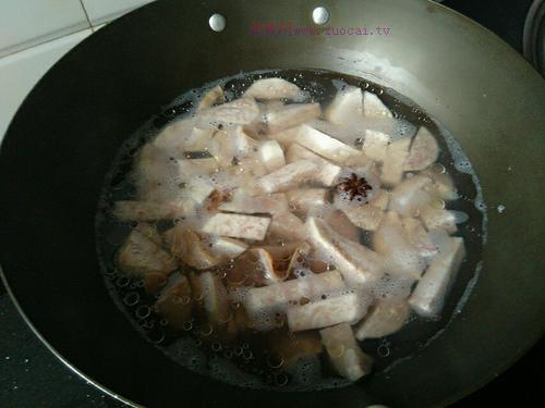 芋头和鱿鱼的完美融合：芋头炖鱿鱼怎么做好吃