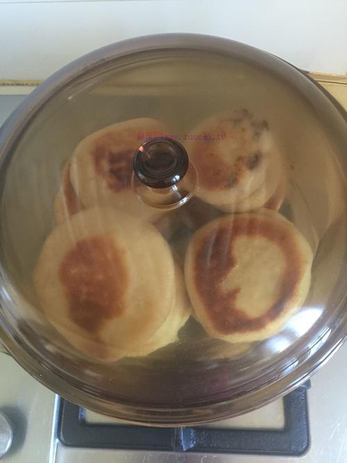 发面饼的家常做法  发面饼怎么才能又蓬松又柔软
