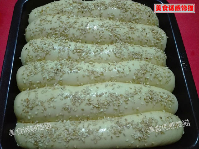 莲蓉芝麻排包的家常做法（莲蓉芝麻排包怎么做）