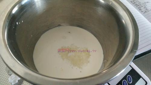 外皮酥脆，口感超级绵软的奶油泡芙的做法与配方