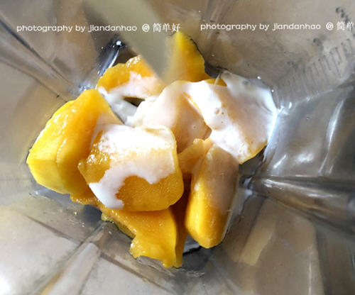 网红芒果西米露好看又好吃，在家自己DIY也相当简单