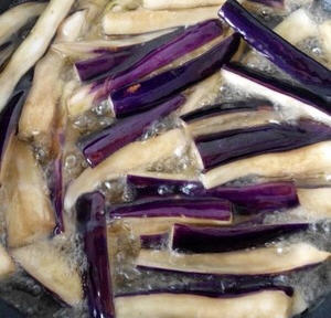 超级下饭的红烧肉沫茄子的家常做法