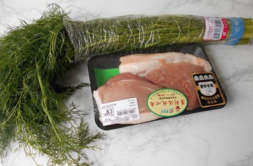 不用蒸锅的茴香肉包子，一咬就能流汁香喷喷的非常好吃