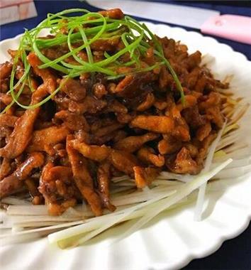咸甜适中，酱香浓郁，风味独特的京酱肉丝的做法