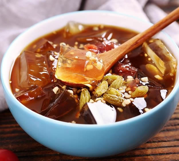 美味可口的传统甜品凉粉糖水怎么做好吃