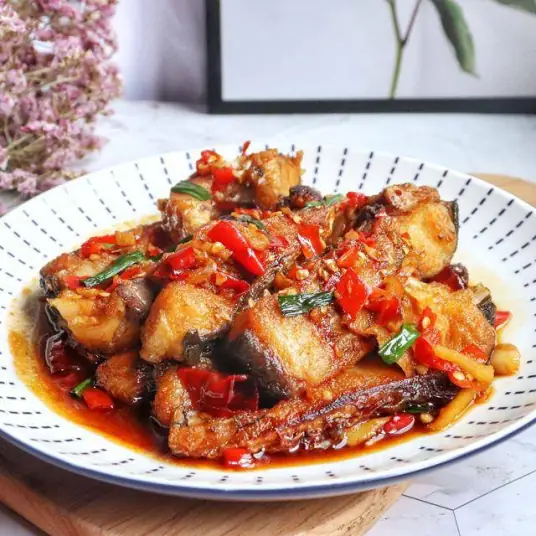 红烧草鱼块的简易做法，鱼块不腥鱼肉更鲜嫩