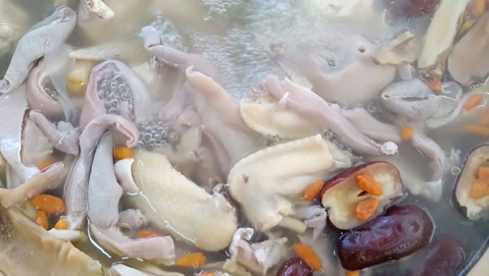 猪肚鸡配方，猪肚的鲜美和鸡肉的嫩滑完美地融为一体