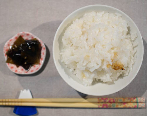 日本土锅煮白饭，小朋友从此爱上吃米饭