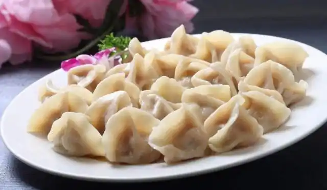 手工饺子，口感鲜美，营养丰富，品味家的味道