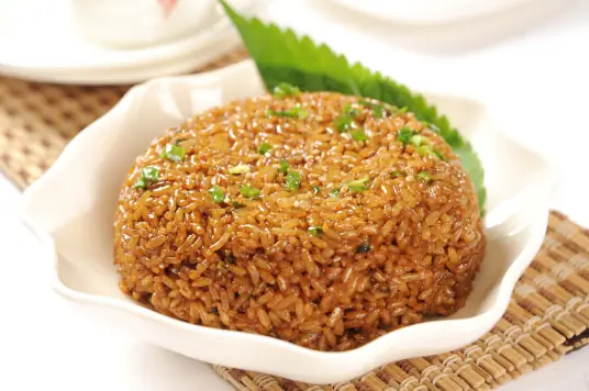 色香味俱全的酱油炒饭做法与技巧解析