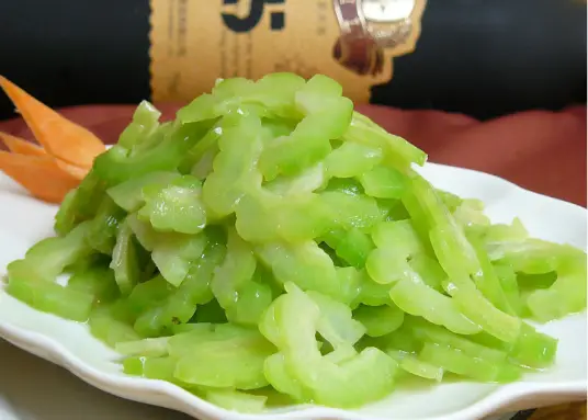 清炒苦瓜的做法与营养解析