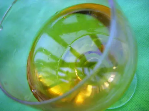 品味杏子酒，能够补充人体营养需要，提高机体的抗病能力