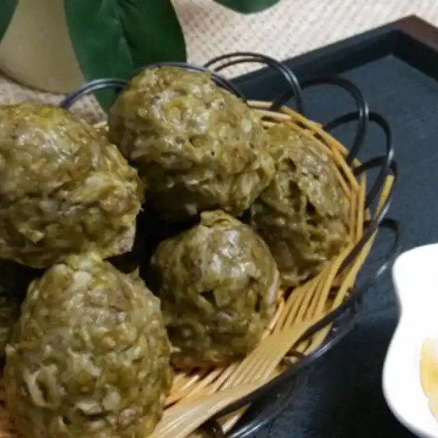 榆钱窝窝头，既保留了榆钱的营养价值，又增加了面粉的口感