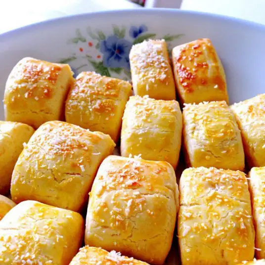 富含热量、富含脂肪、富含胆固醇的奶酪饼干怎么做
