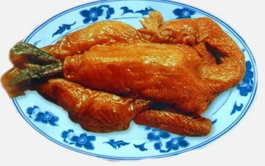 符离集烧鸡，鸡肉烂脱骨，肥而不腻，鲜味醇厚，齿颊留香